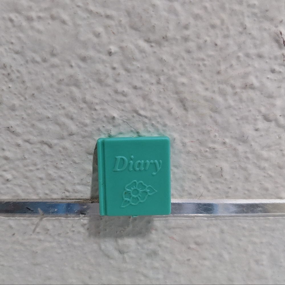 Vintage Barbie Doll Sized Plastic Diary - Picture 1 of 7